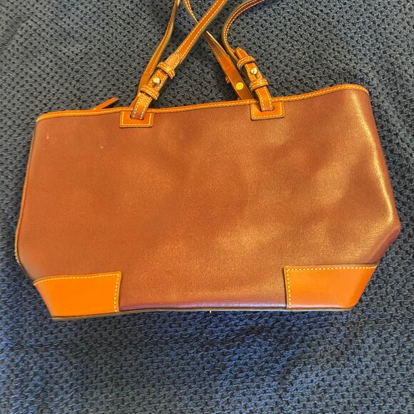 Dooney and Bourke bag - Picture 1 of 3